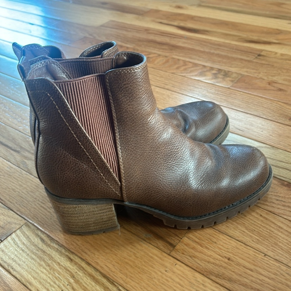 MIA Chelsea boot